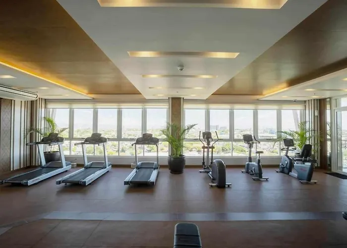 The Atherton By Dmci- 2br Free Parking Manila