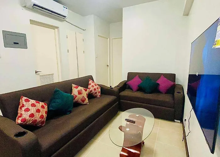 The Atherton By Dmci- 2br Free Parking Manila