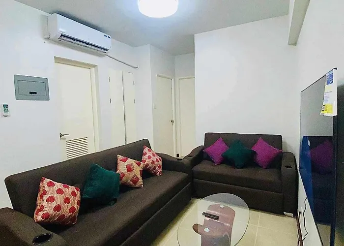 The Atherton By Dmci- 2br Free Parking Manila